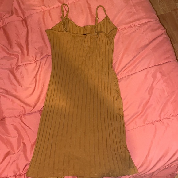 Brown dress - Picture 3 of 3